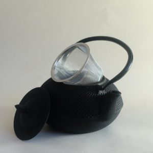 Tetsu handmade ceremonial Japanese metal teapot 1.2L - Image 2